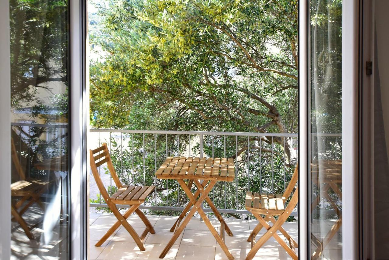 Olive Tree Lägenhet Stari Grad  Exteriör bild